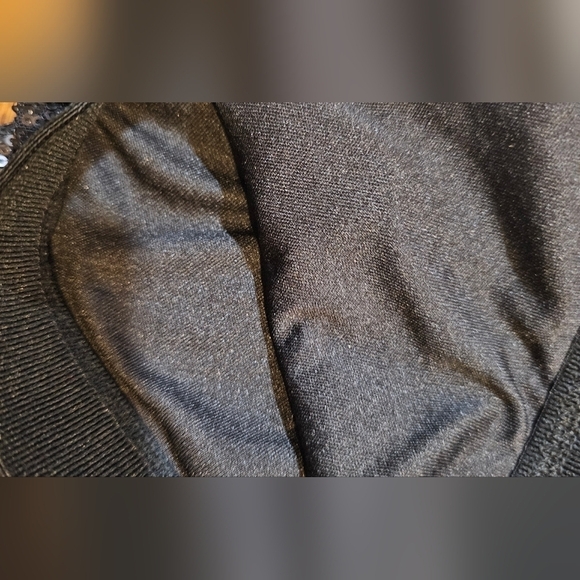 Bisou Bisou - Black Sequin w/ a Soft Polyester Inner Lining​​​​​ - Picture 7 of 9